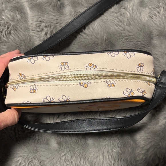 Oh Bother! Winnie the Pooh Crossbody Bag - Picture 3 of 4